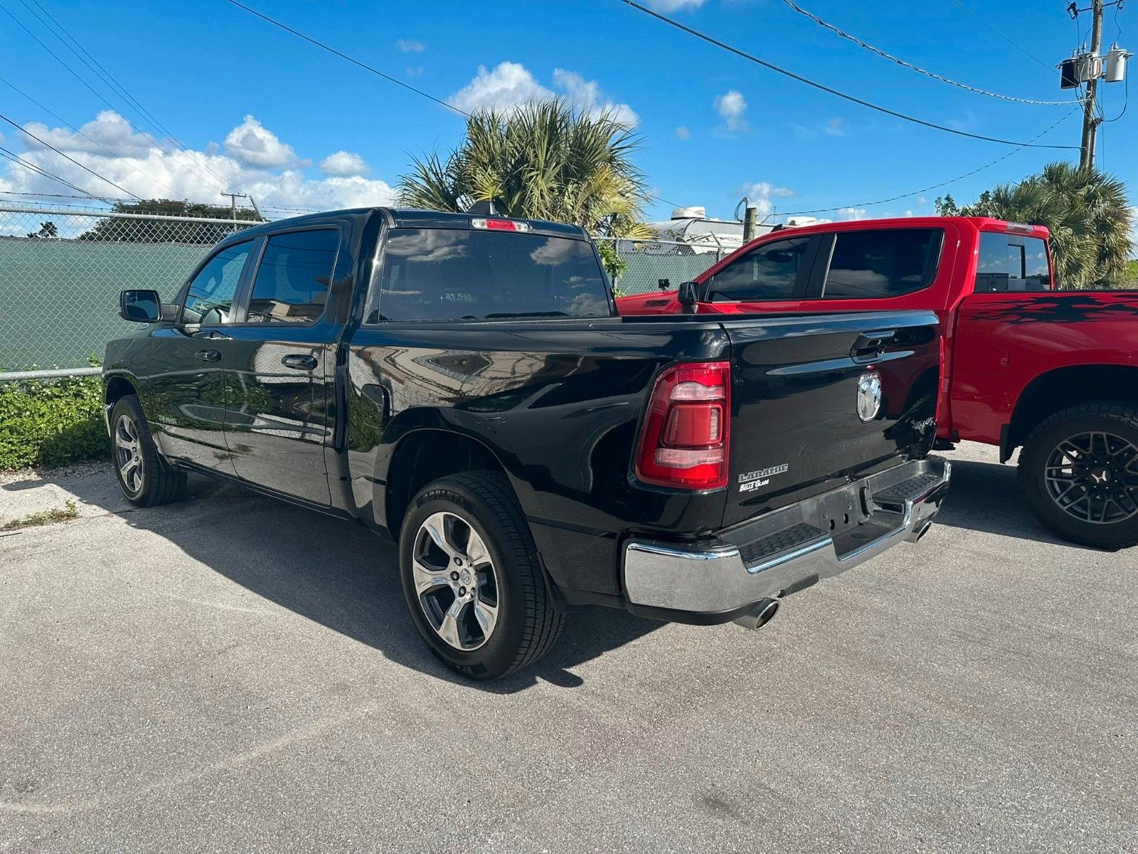 Dodge RAM 1500 Larami4x4 CrewCab unfallfrei im Vorlauf
