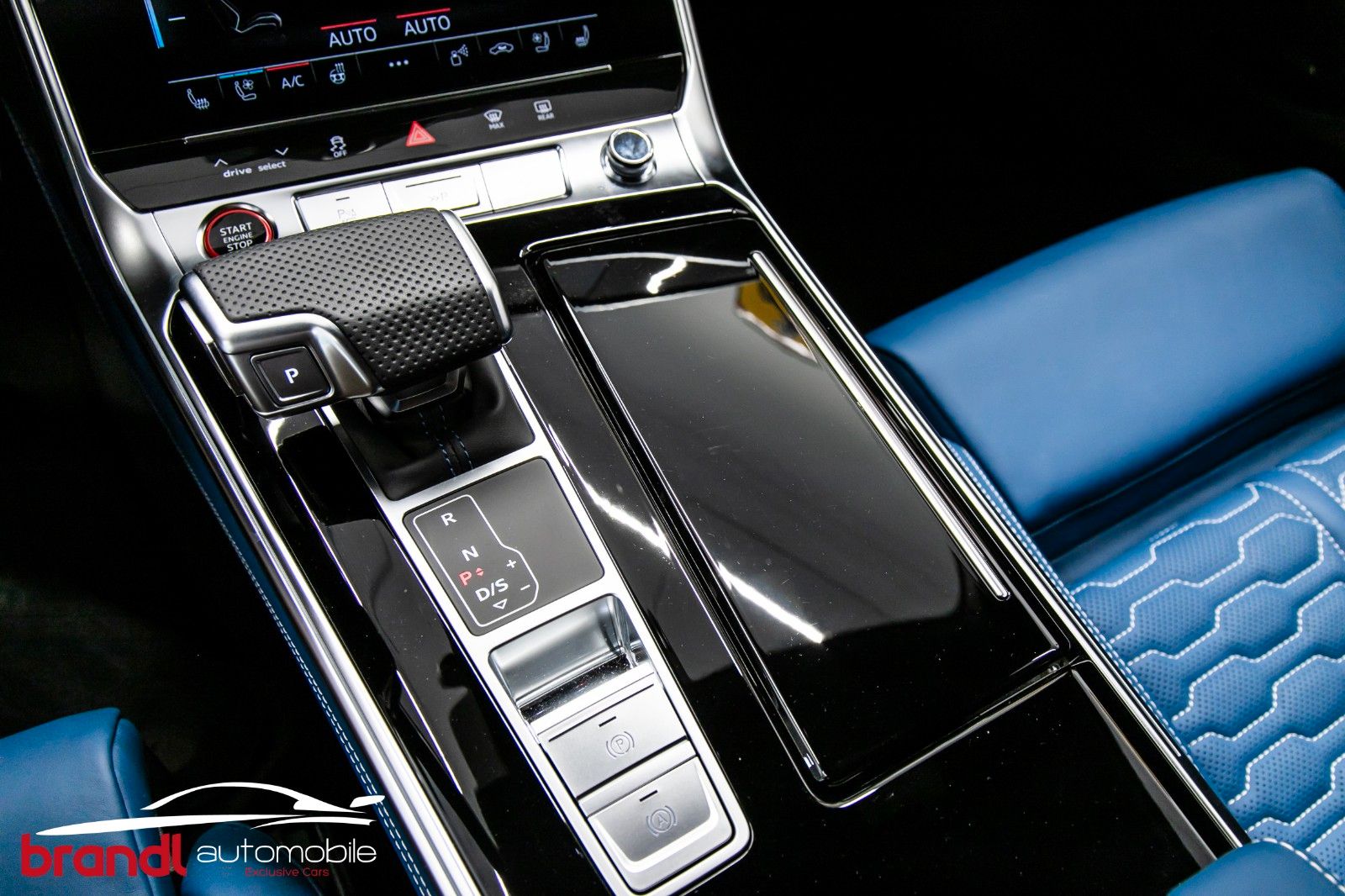 Audi RS6 Avant 4.0 TFSI performance/ Exclusive/ DE/1t