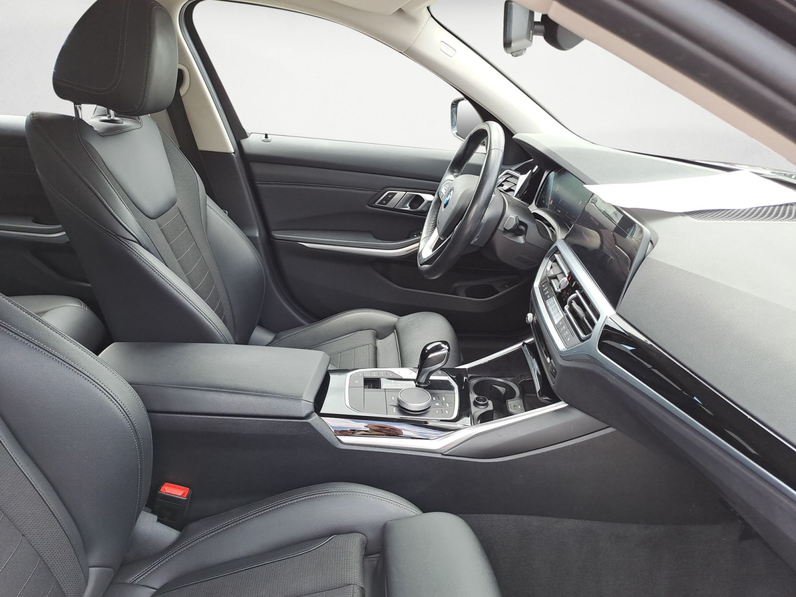BMW 320d Touring Sport Line - Samsaru's Car Outlet