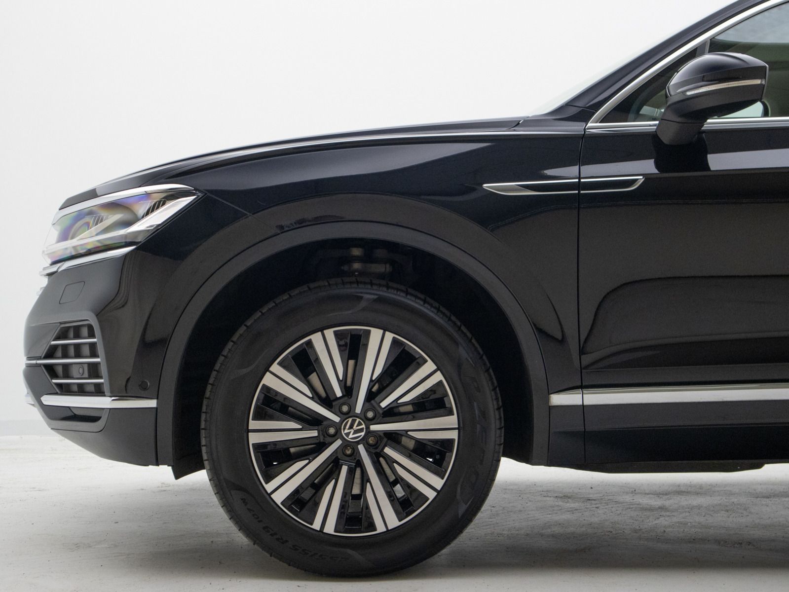 Volkswagen Touareg 3.0 V6 TDI Atmosphere 4M - Samsaru's Car Outlet