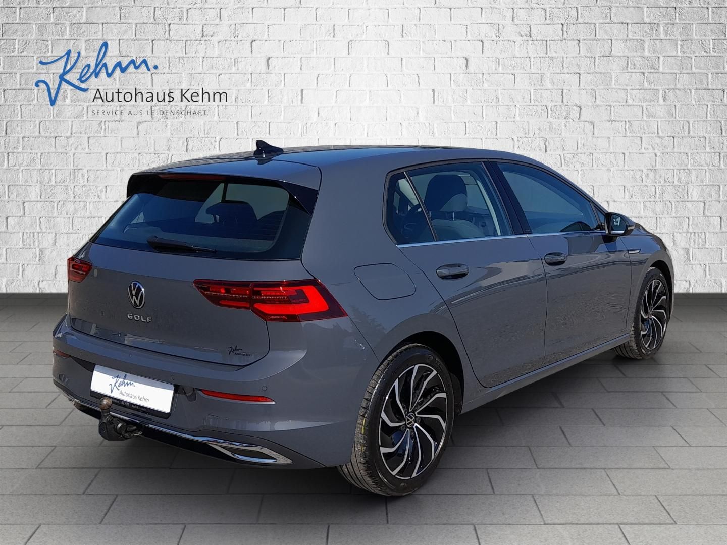 Volkswagen Golf Style VIII 1.5 TSI - Samsaru's Car Outlet
