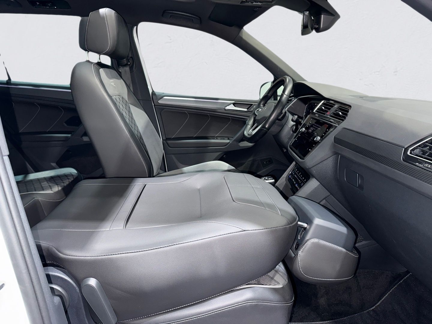 Volkswagen Tiguan 2.0 TDI DSG 4M DSG 3x R LINE MATRIX PANO