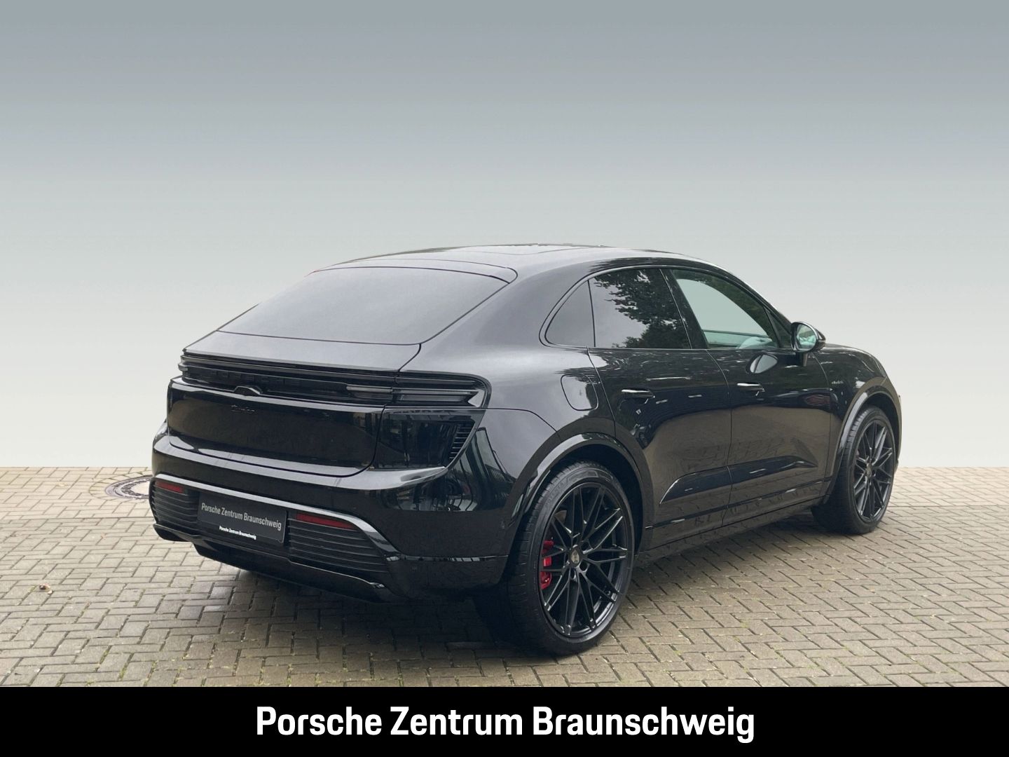 Porsche Macan Turbo BOSE Luftfederung Panoramadach LED