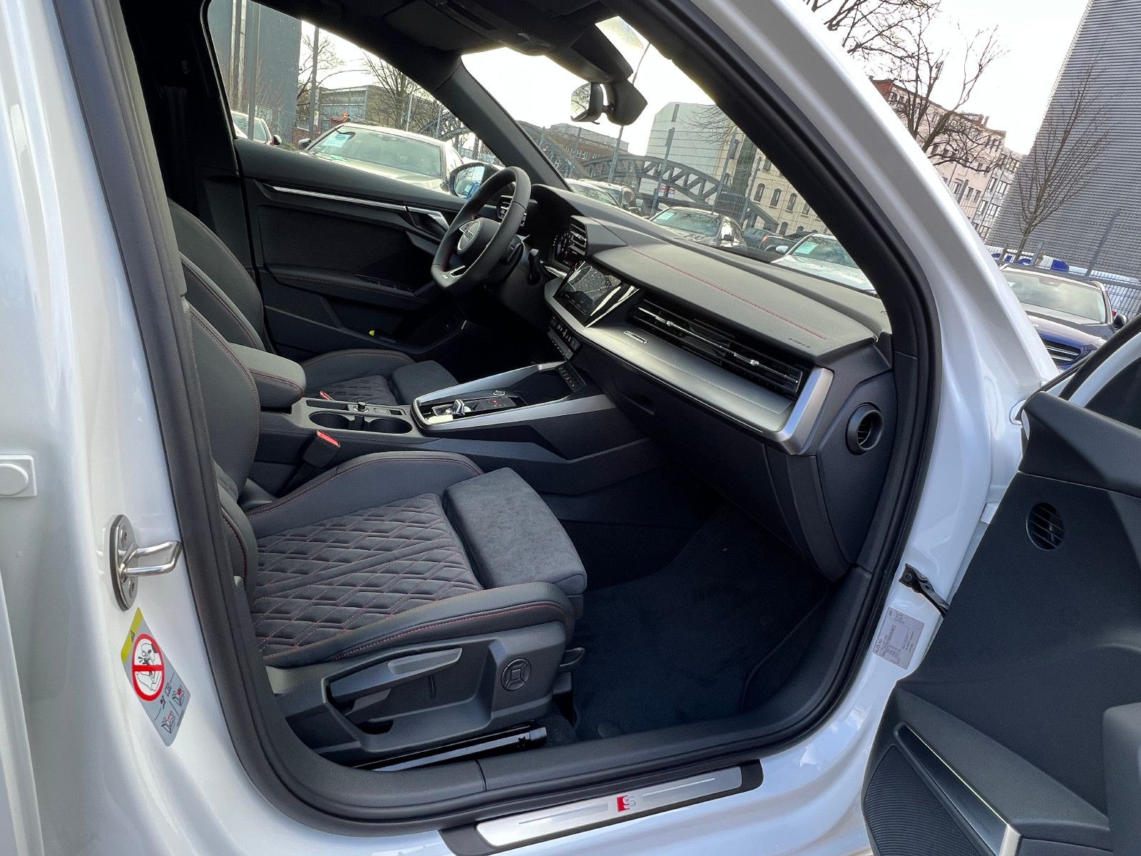 Audi A3 Lim. 3X S-LINE BLACK EDITION PANO HUD CARBON