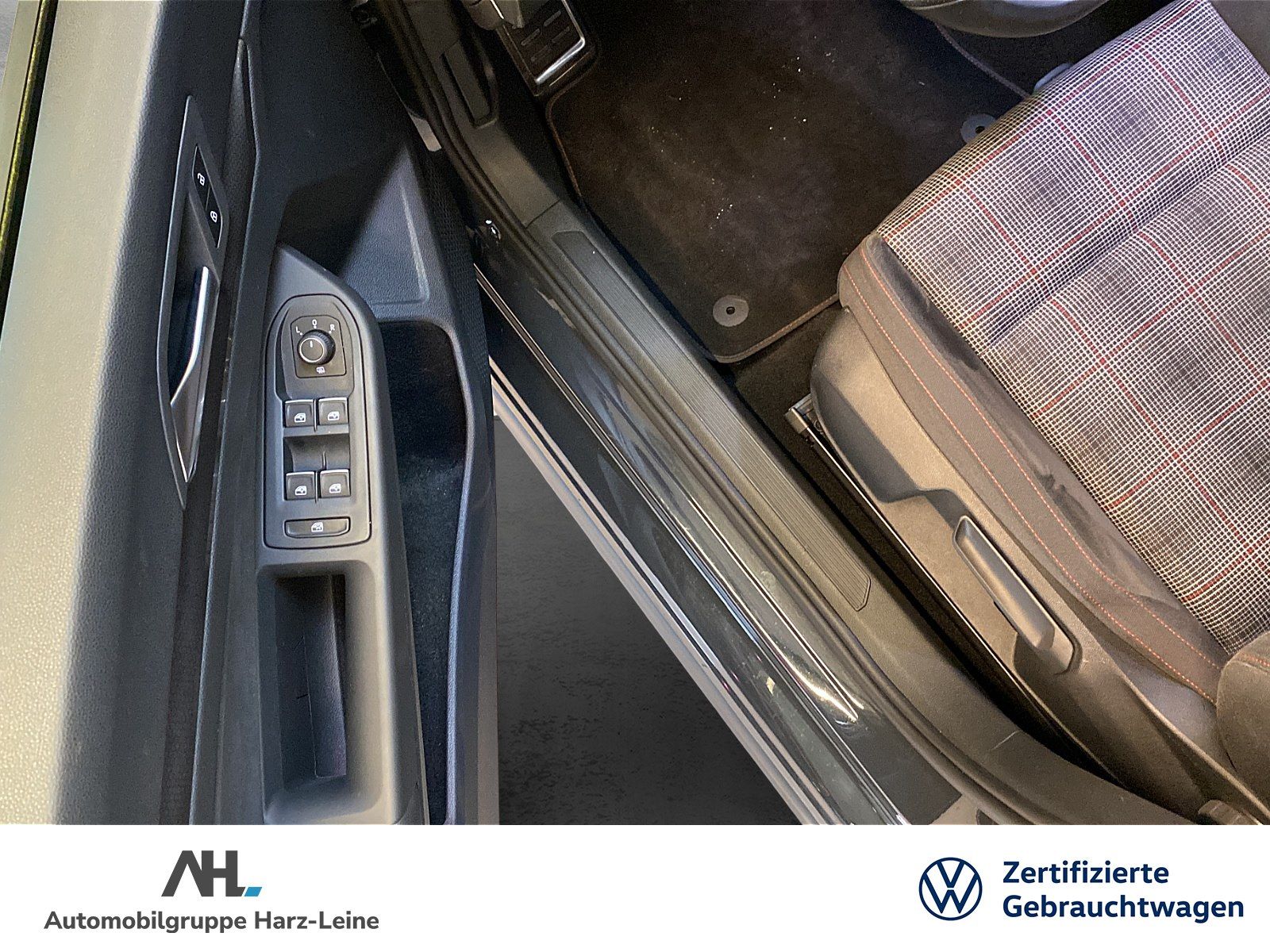 Volkswagen Golf GTI VIII 2.0 TSI - Samsaru's Car Outlet