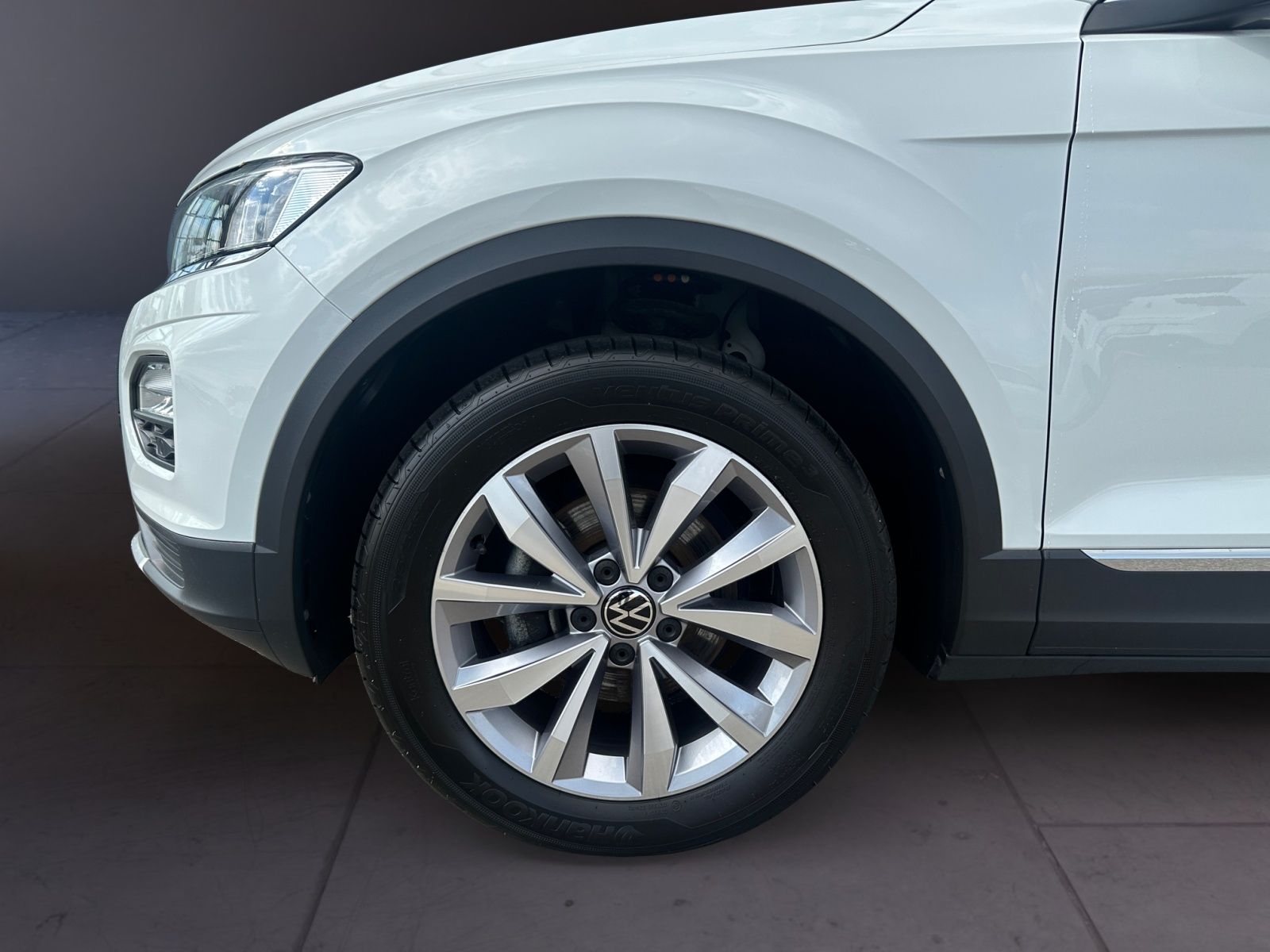 Volkswagen T-Roc 2.0 TDI Style - Samsaru's Car Outlet