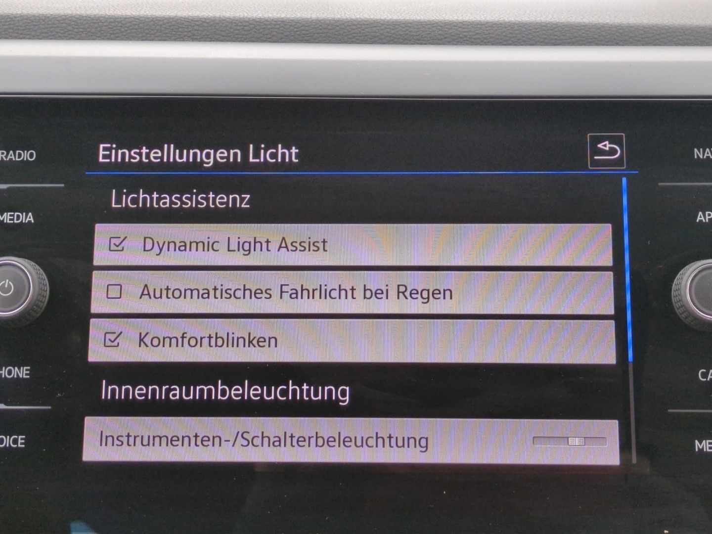 Volkswagen Taigo R-LINE 1.0TSI - Samsaru's Car Outlet