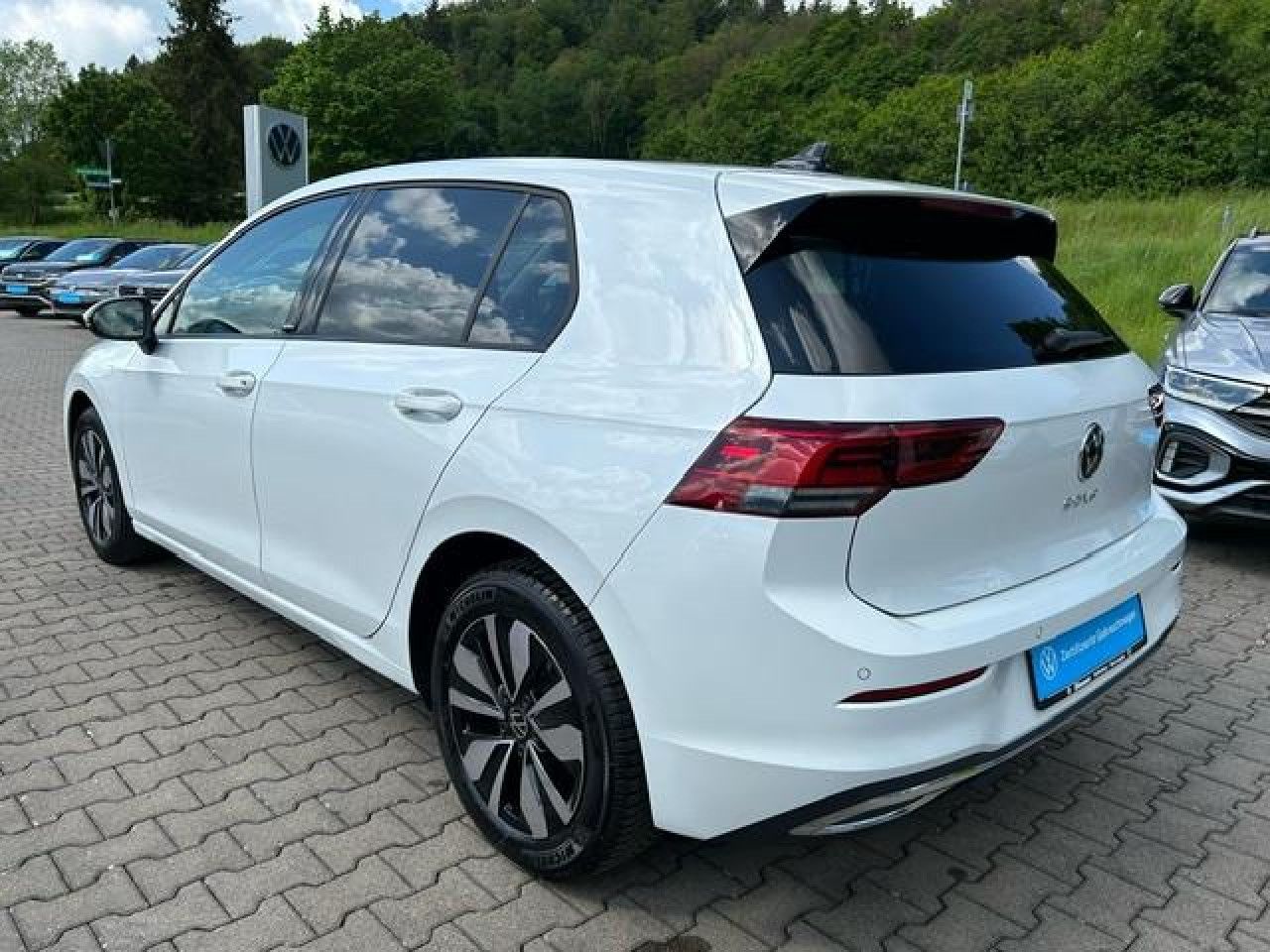 Volkswagen Golf VIII Move 1.5 l TSI - Samsaru's Car Outlet