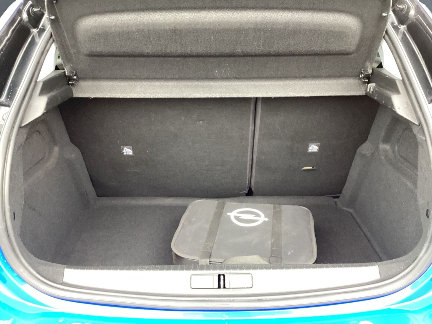 Opel Corsa-e Corsa e Edition - Samsaru's Car Outlet