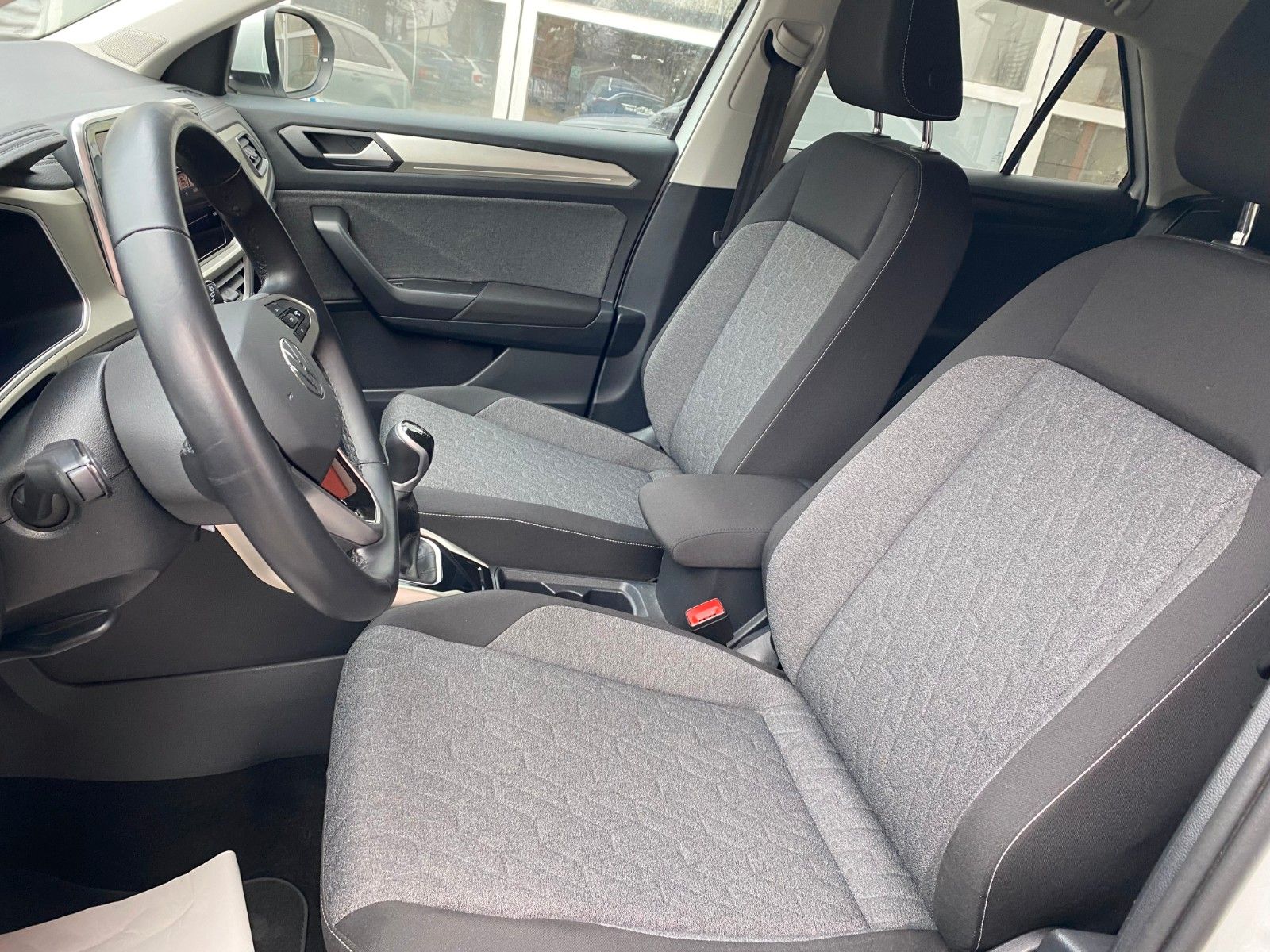 Volkswagen T-Roc Move - Samsaru's Car Outlet