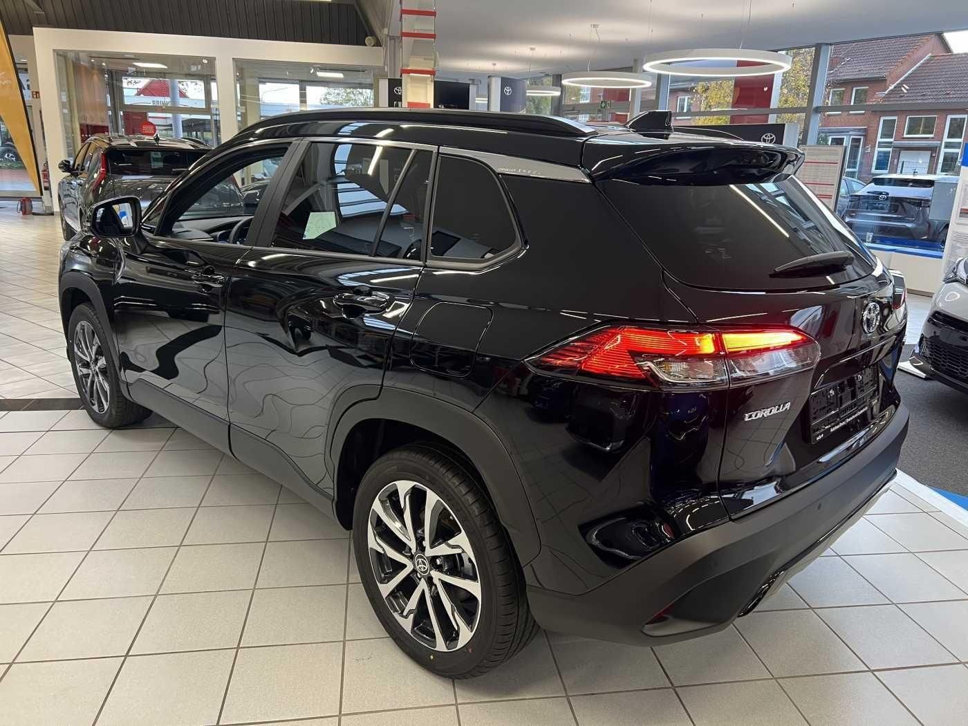 Toyota Corolla Cross 2.0 Hybrid Team D + Premium-Paket