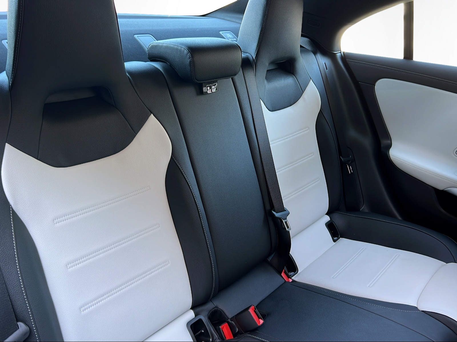 Mercedes-Benz CLA 180 AMG-Line - Samsaru's Car Outlet