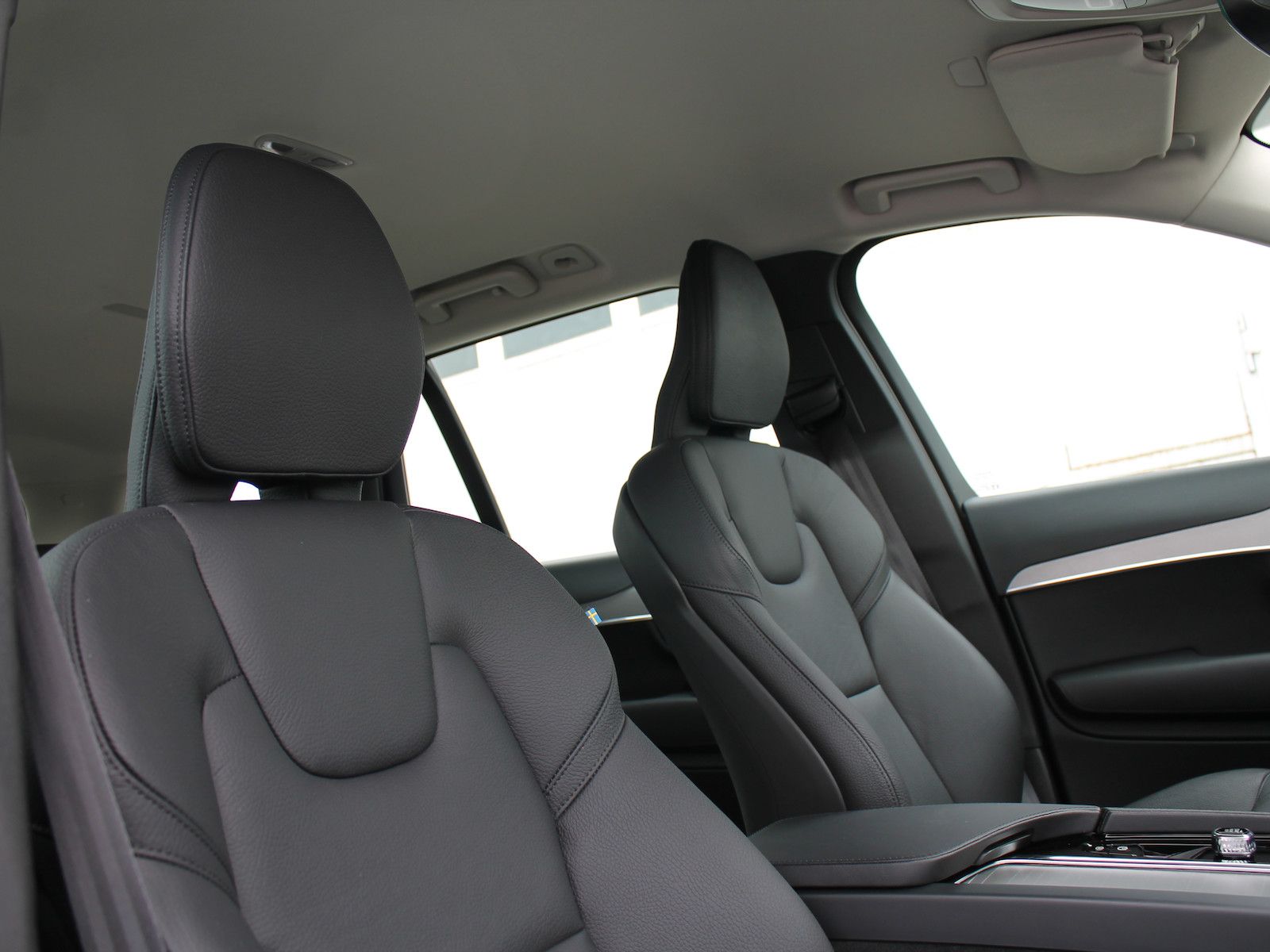 Volvo XC90 Core AWD - Samsaru's Car Outlet