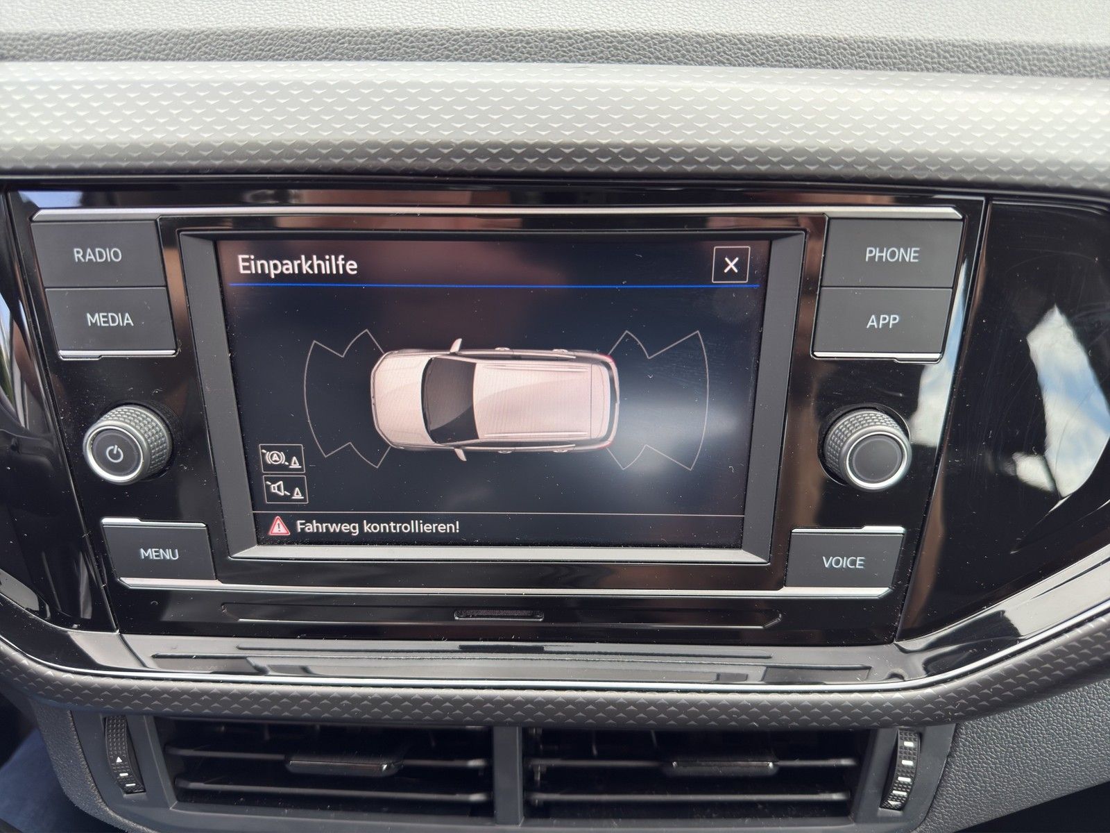 Volkswagen T-Cross 1.0 TSI Life - Samsaru's Car Outlet