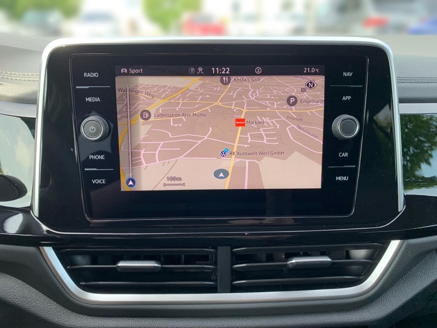 Volkswagen T-Roc 2.0 TDI R-Line - Samsaru's Car Outlet