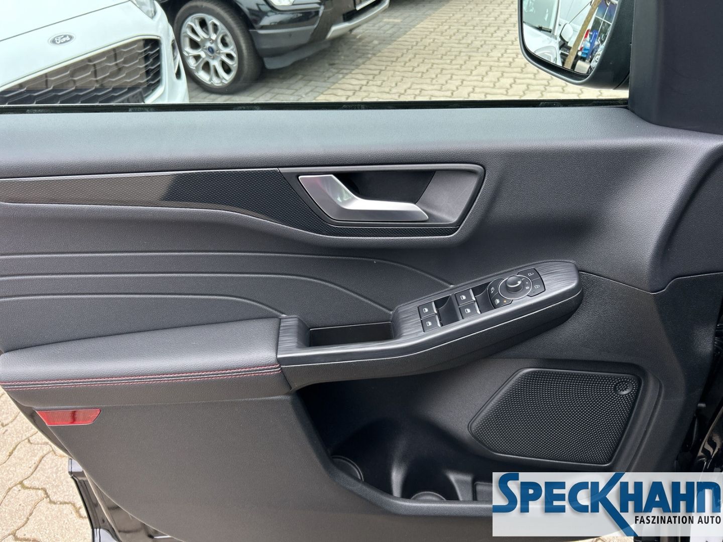 Ford Kuga ST-Line 2.0 EcoBlue AT - Samsaru's Car Outlet