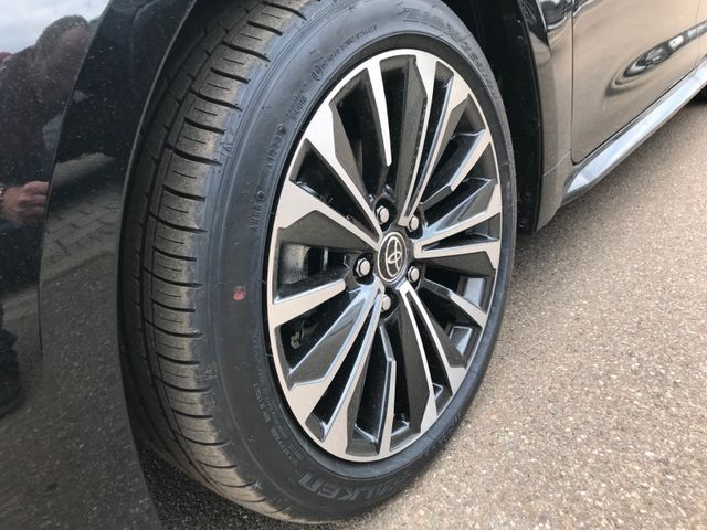 Toyota Corolla Touring Sports Hybrid - Samsaru's Car Outlet
