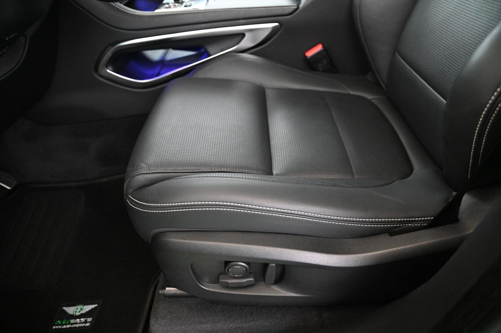 Jaguar F-Pace D200 AWD R-Dynamic SE NAVI/PANO/ACC/20