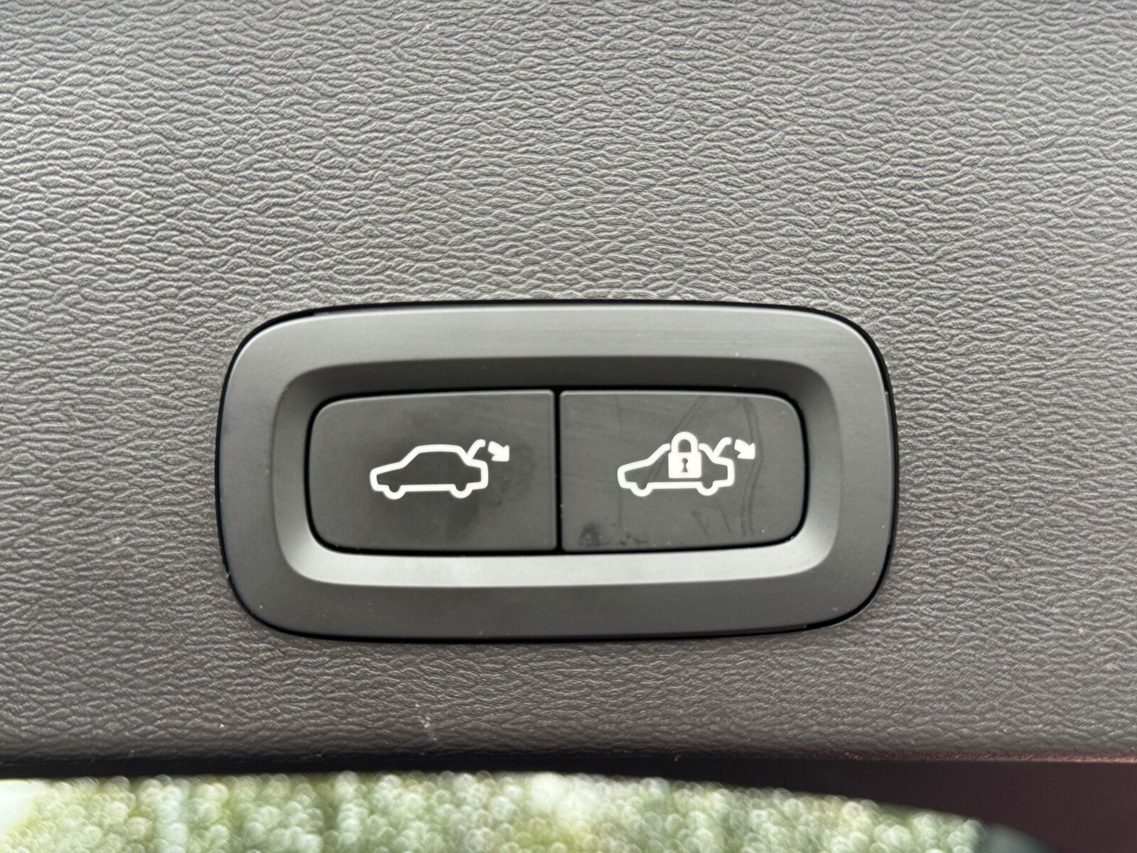 Volvo XC40 T4 Plus Dark AHK|FAHRER ASSIST|LED|ACC