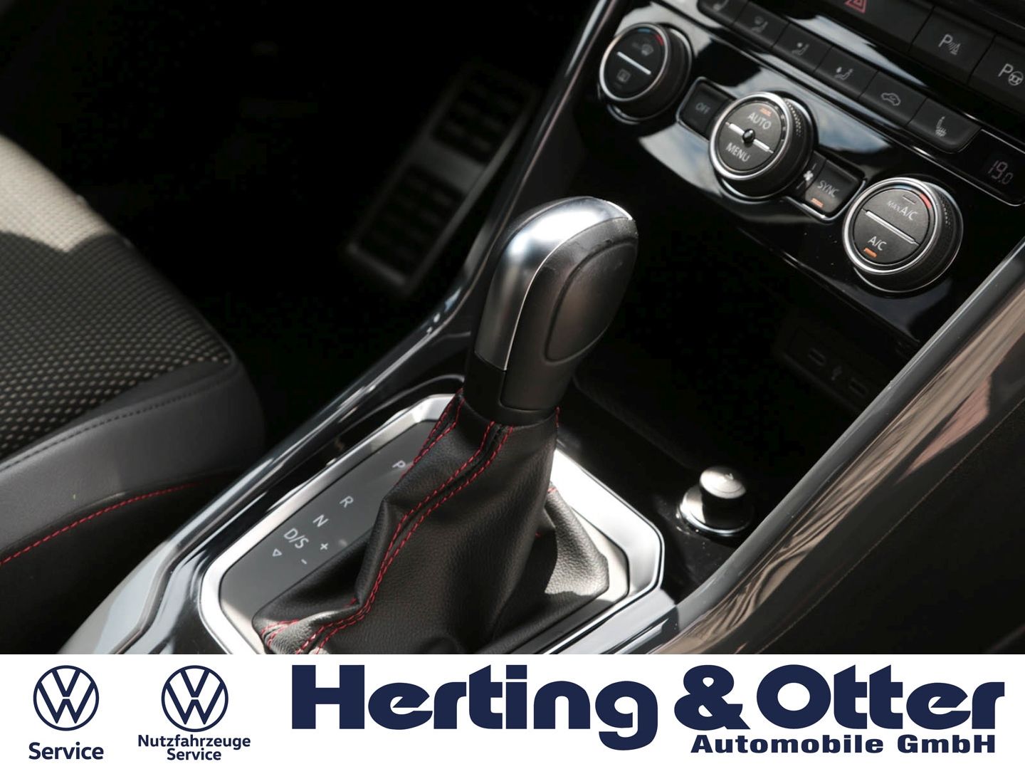 Volkswagen T-Roc R-Line - Samsaru's Car Outlet