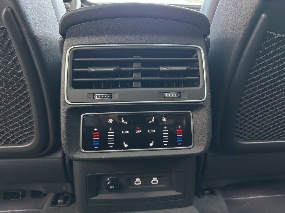 Audi Q7 50 TDI quattro S-line - 7 locuri