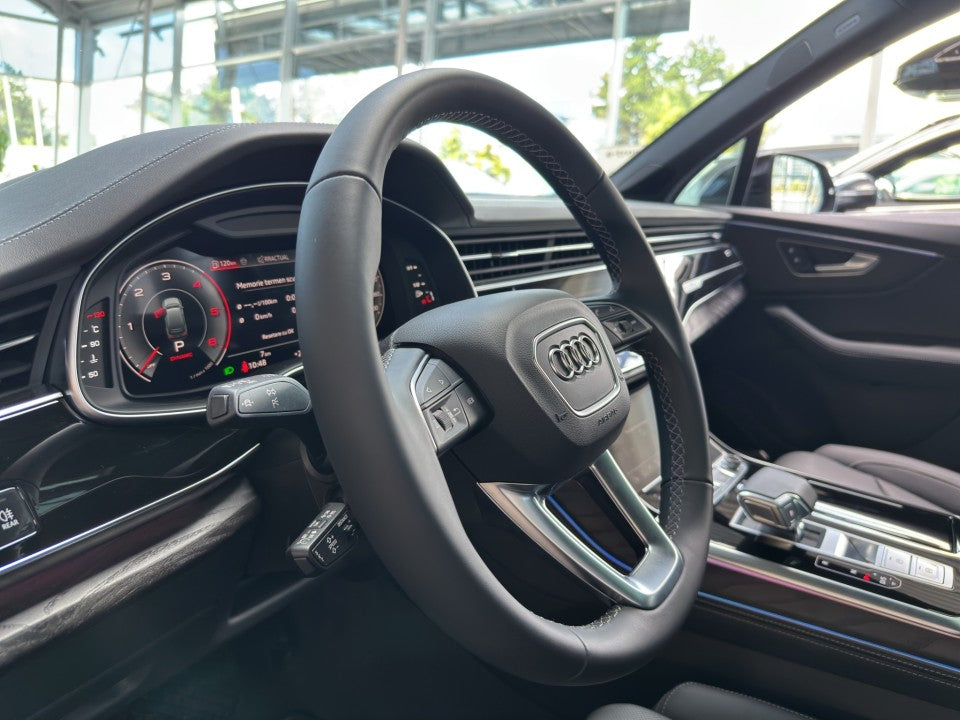 Audi Q7 50 TDI quattro S-line - 7 locuri