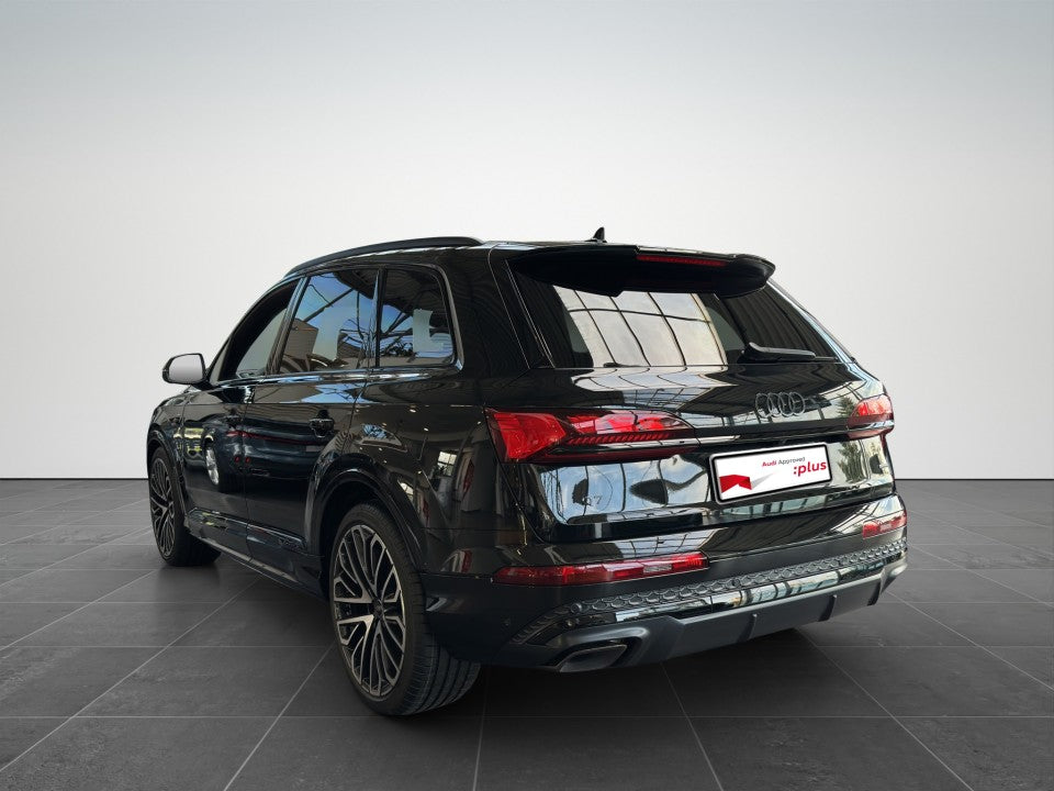 Audi Q7 50 TDI quattro S-line - 7 locuri
