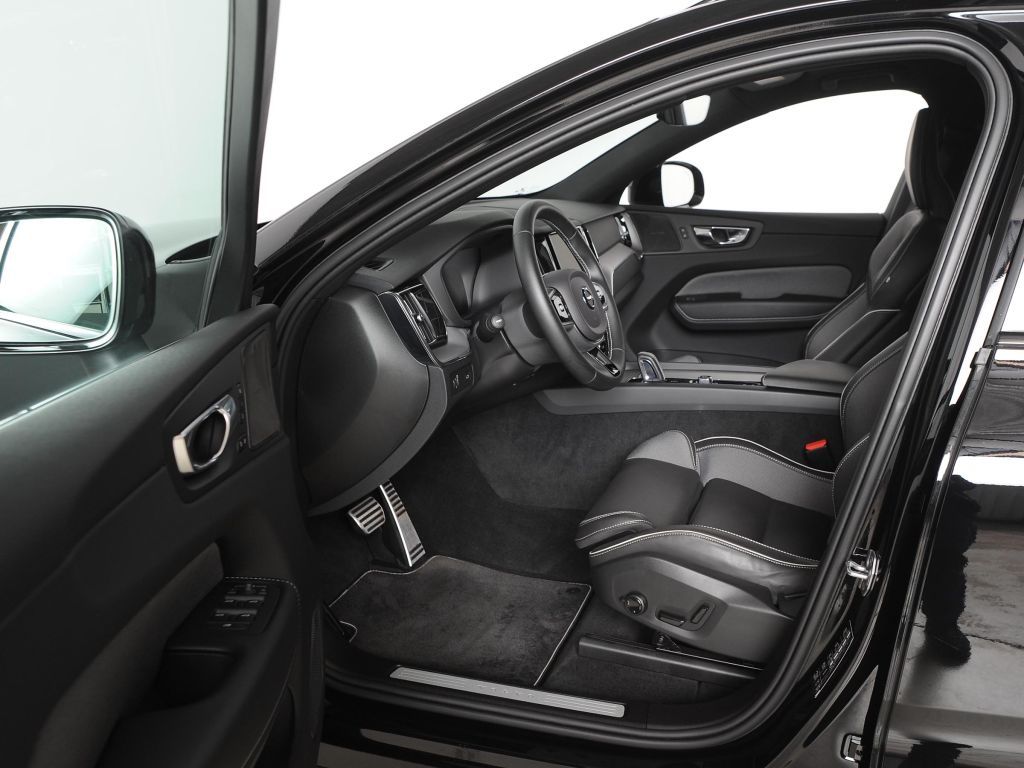 Volvo XC60 B4 D AWD Geartronic R-Design *Xenium * AHK*