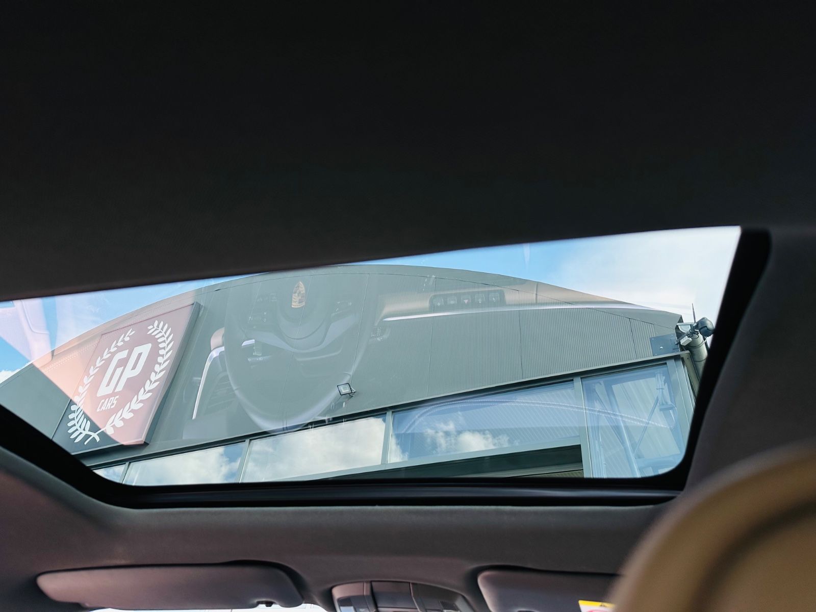 Porsche 911 Carrera 4S - Samsaru's Car Outlet