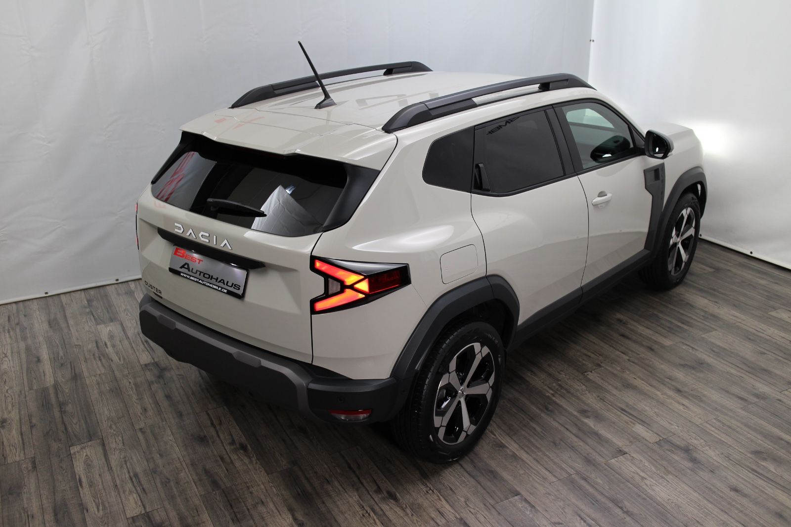 Dacia Duster III Hybrid 140 Journey - Samsaru's Car Outlet