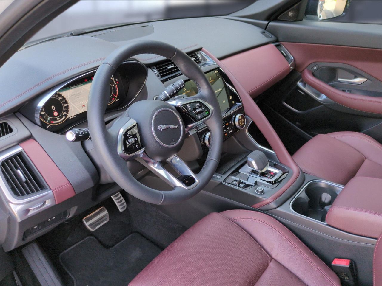 Jaguar E-Pace D200 R-Dynamic SE AWD Pano/Winter Kamera