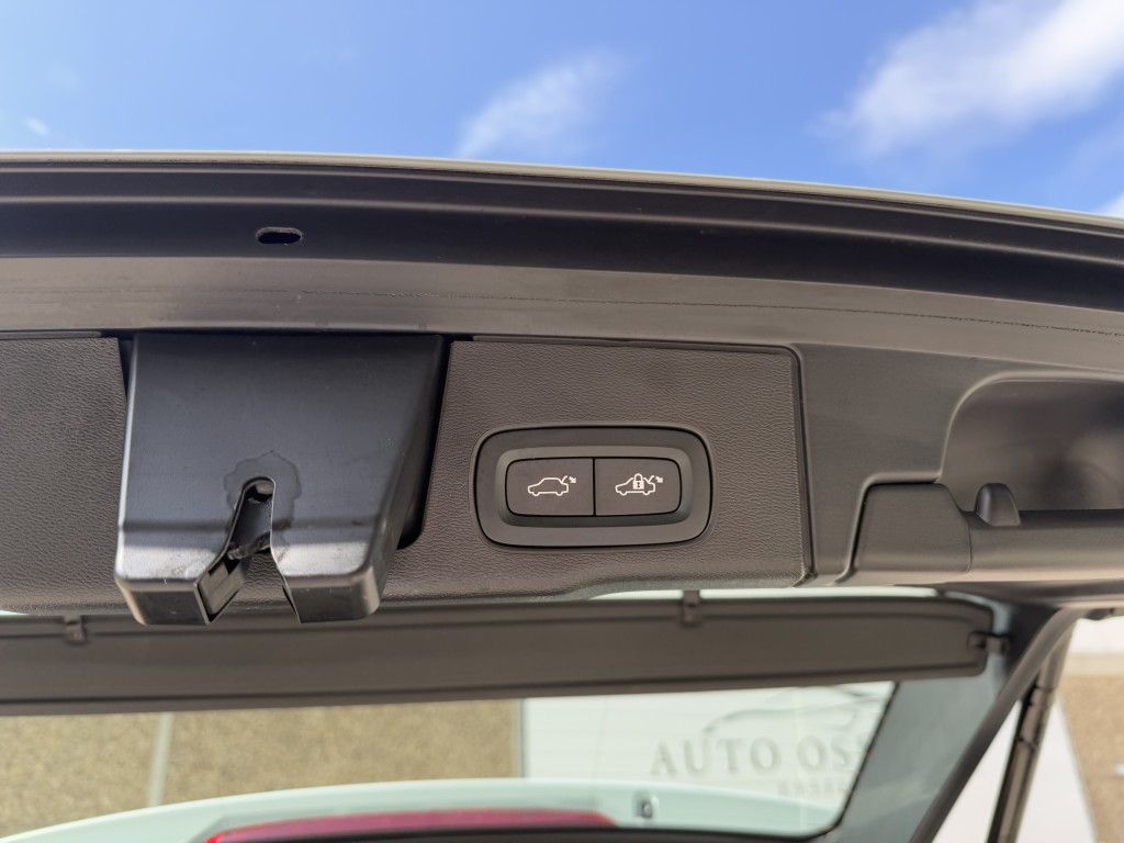 Volvo XC60 B4 B Core - Samsaru's Car Outlet