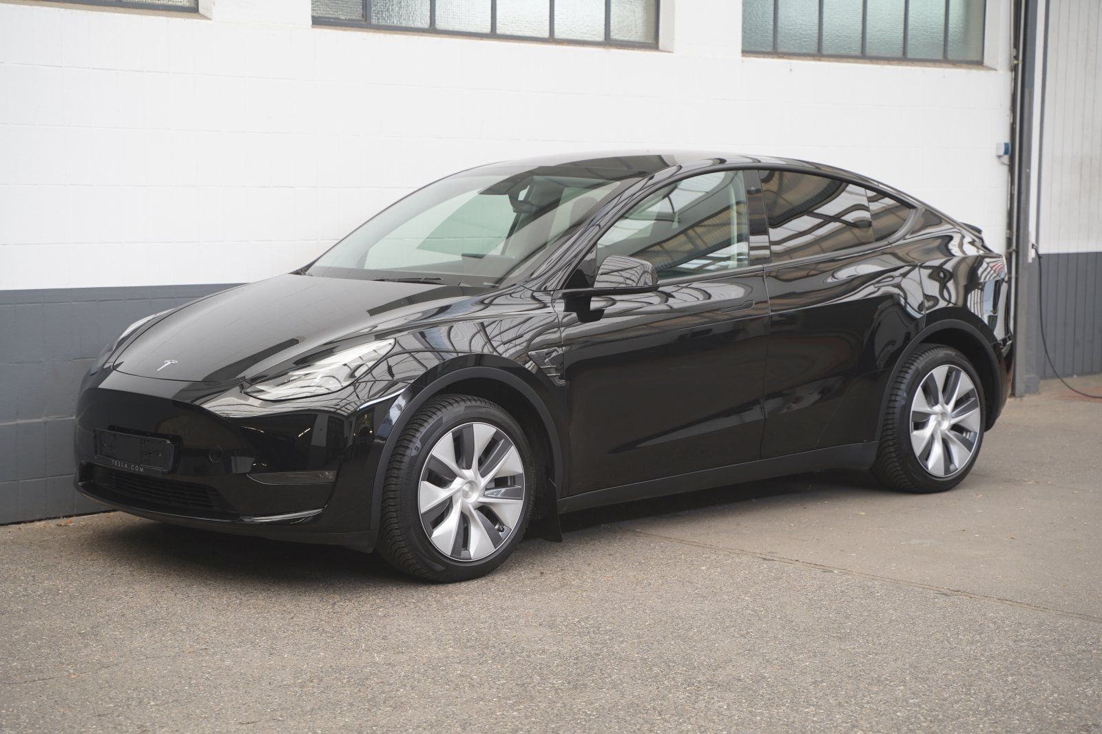 Tesla Model Y Long Range AWD *AHK*Mwst. ausweisbar*