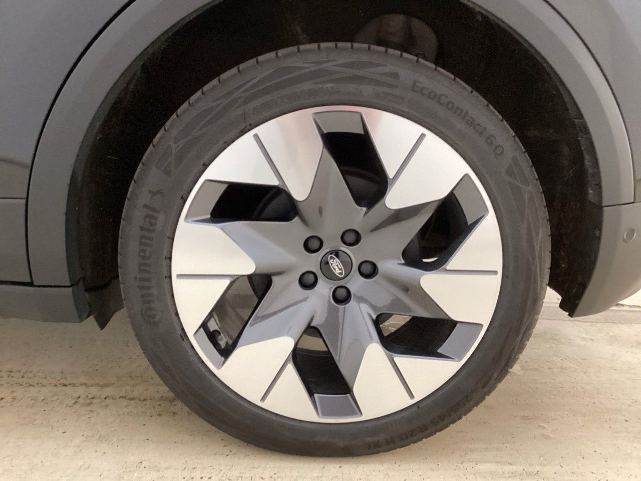 Ford Explorer Premium 77kWh/WÄRMEPUMPE/AHK/AGR/FAHRER