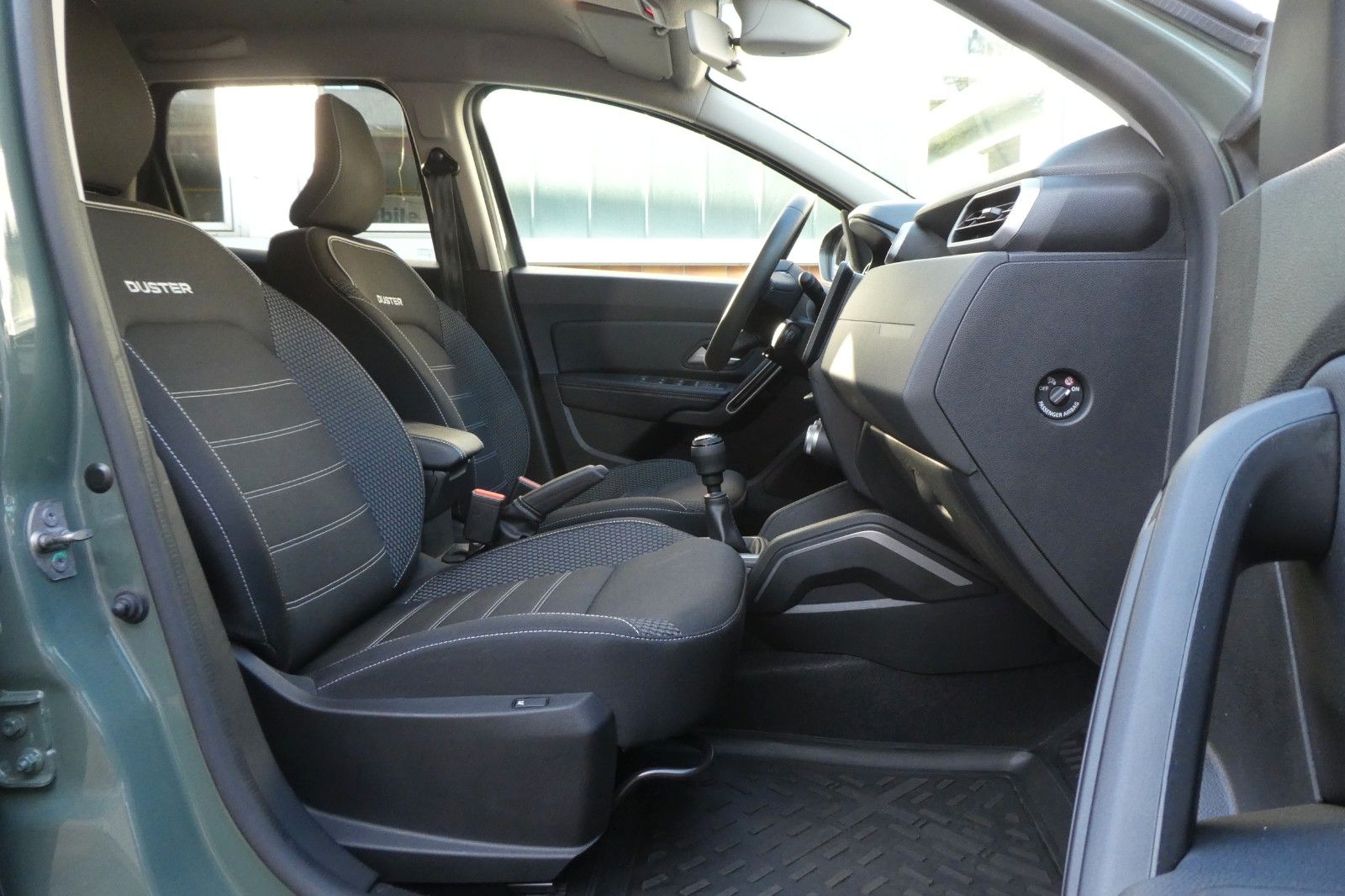 Dacia Duster TCe 130 Journey+ - Samsaru's Car Outlet