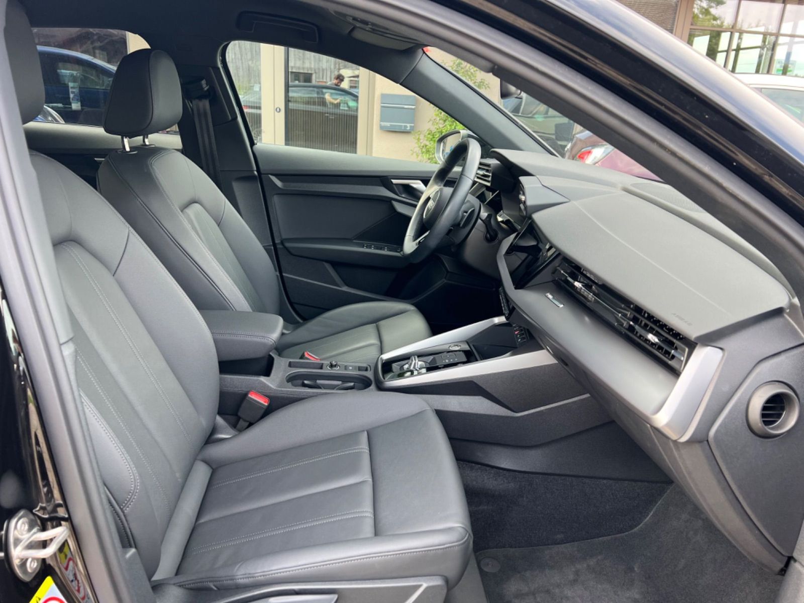 Audi A3 35 TFSI advanced - Samsaru's Car Outlet