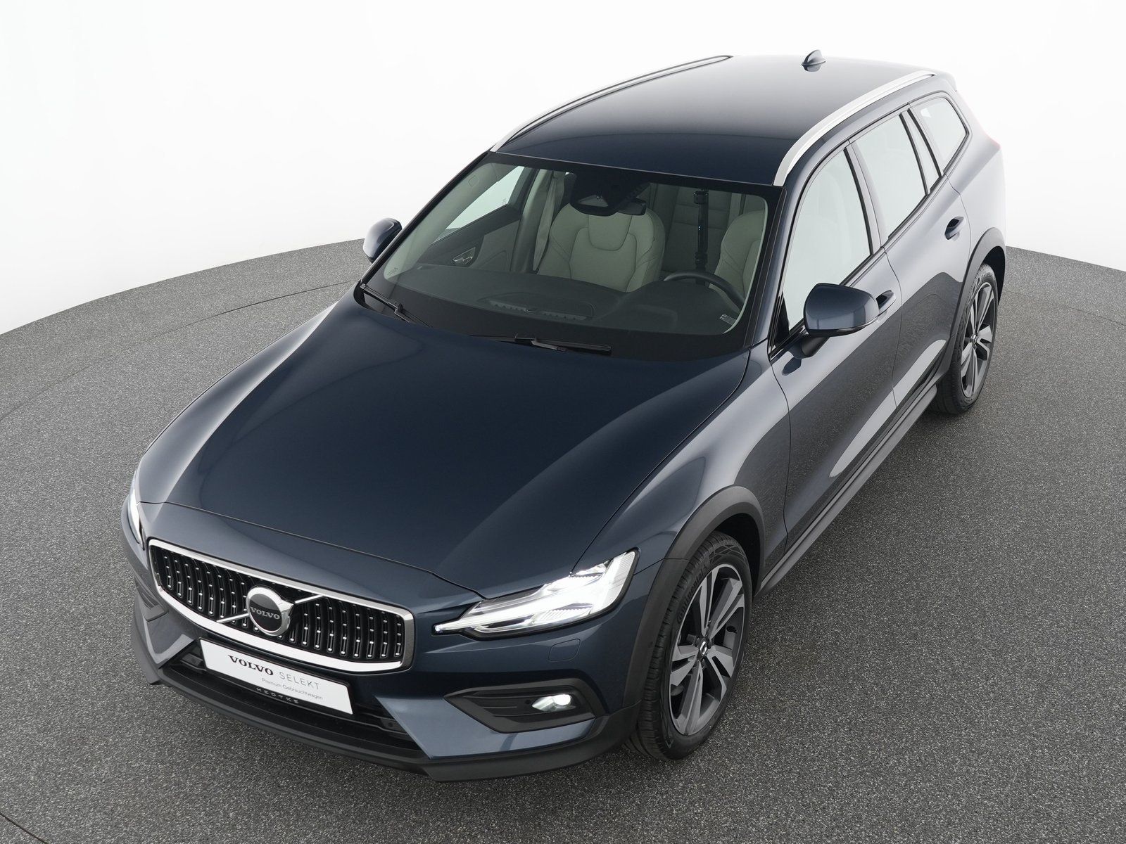 Volvo V60 CC B4 AWD Plus SONDERFINANZIERUNG 1,99%*