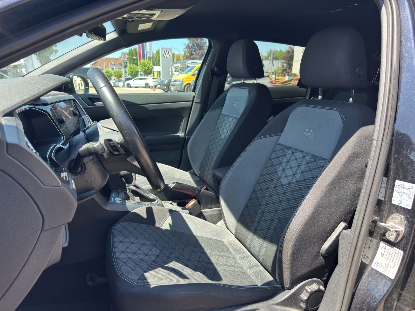 Volkswagen Taigo R-Line 1.5 TSI DSG - Samsaru's Car Outlet