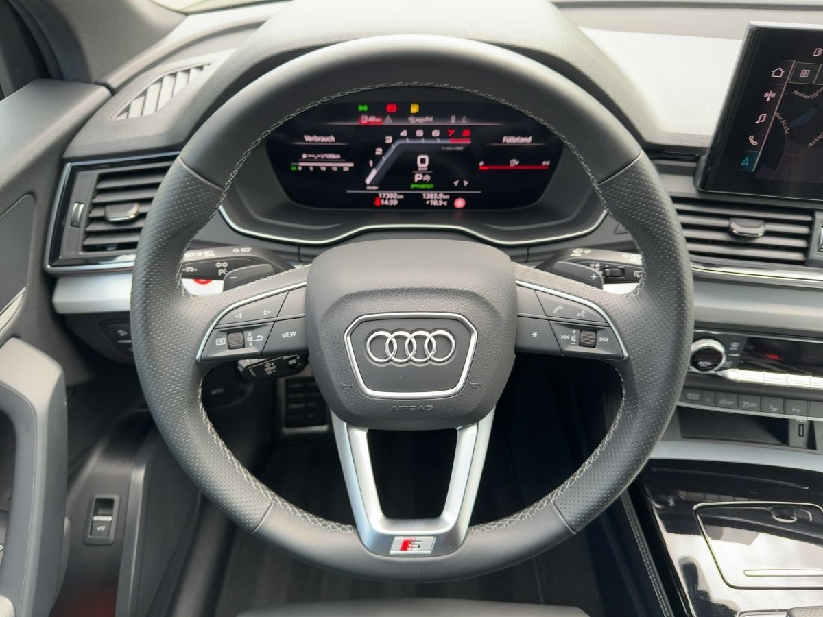 Audi Q5 45 TFSI QU S-TR - Samsaru's Car Outlet