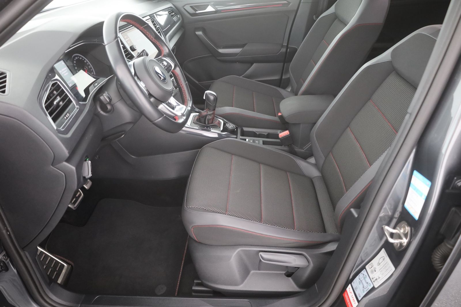 Volkswagen T-Roc 2.0 TSI 4Motion sport - Samsaru's Car Outlet