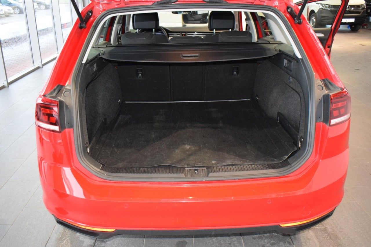 Volkswagen Passat Variant Business 1.6 TDI DSG - Samsaru's Car Outlet