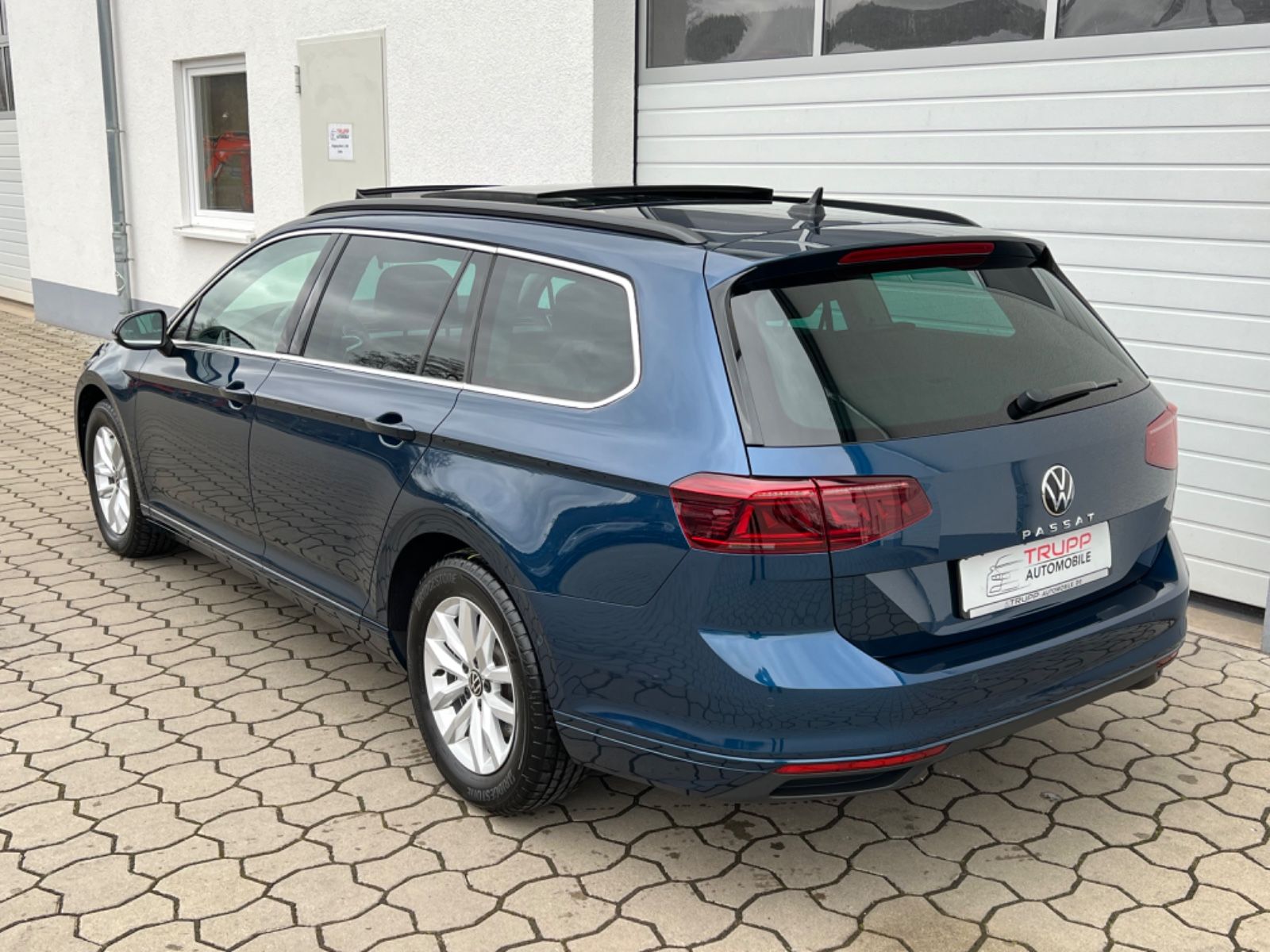 Volkswagen Passat 2.0 TDI - Samsaru's Car Outlet