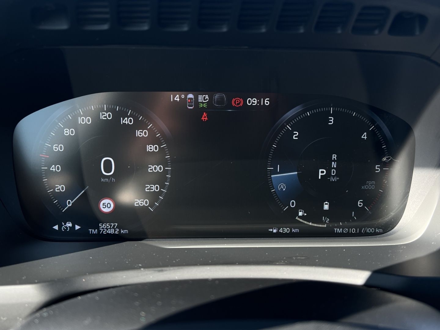 Volvo XC90 B5 D AWD R-Design 4ZKlima MassageSitze