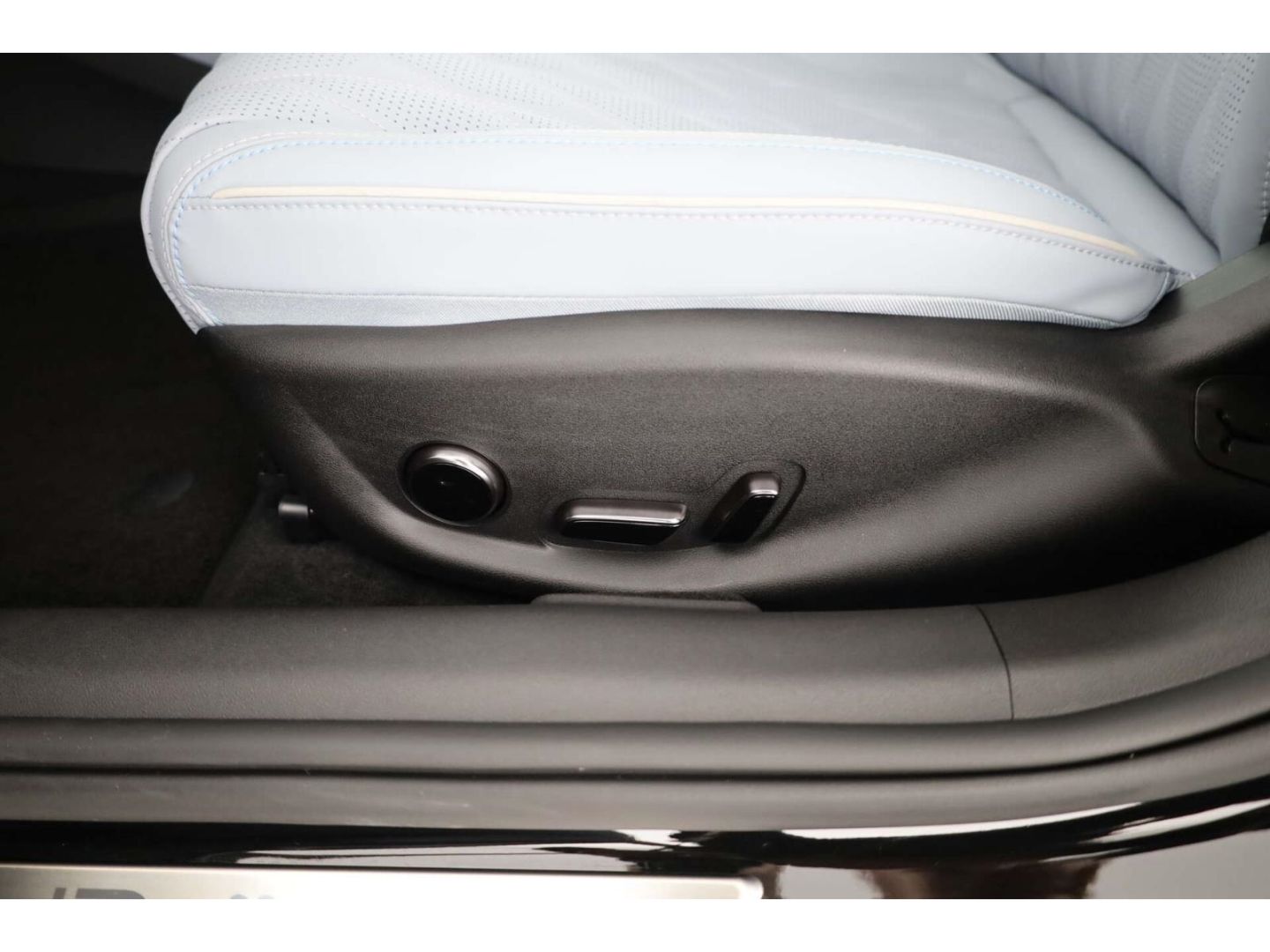 BYD Seal Design LP: 51.899,- /Dynaudio/LED/Wärmepump