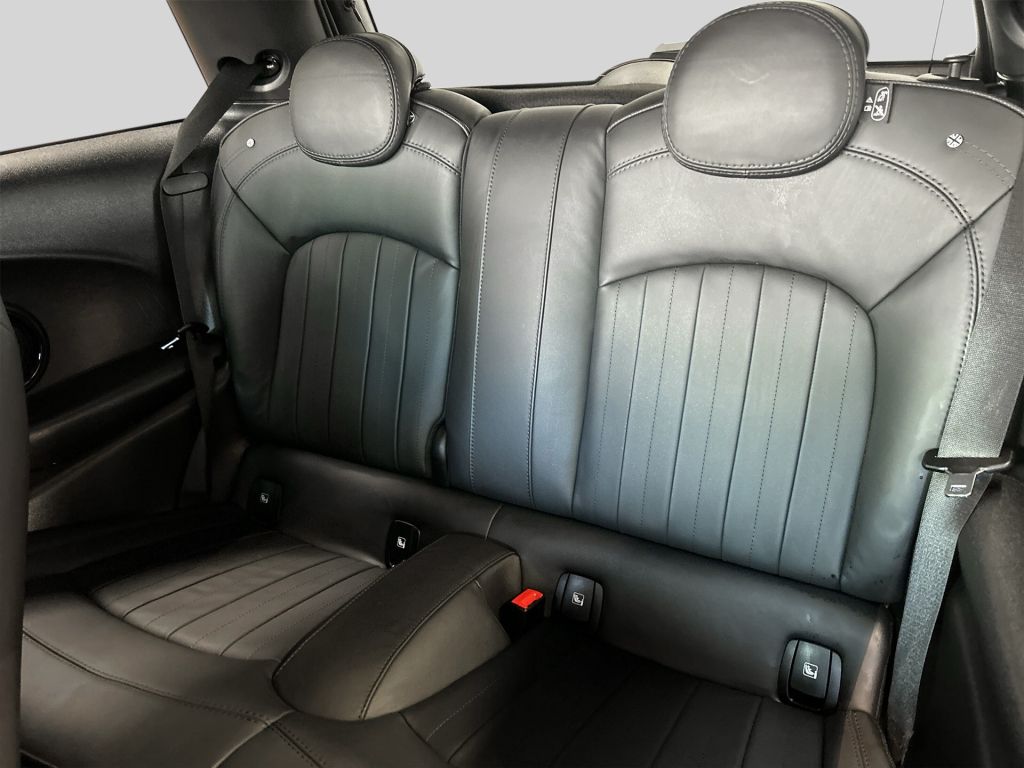 MINI Cooper SE MINI Yours Trim - Samsaru's Car Outlet