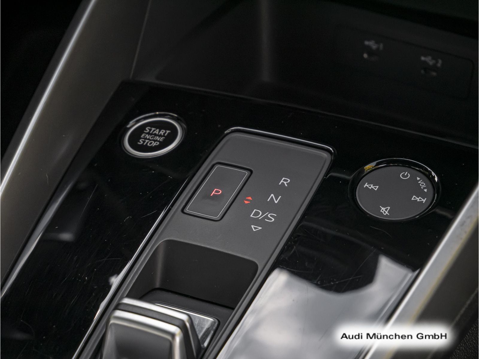 Audi A3 Limousine 30 TFSI S tronic advanced AHK/Virtu