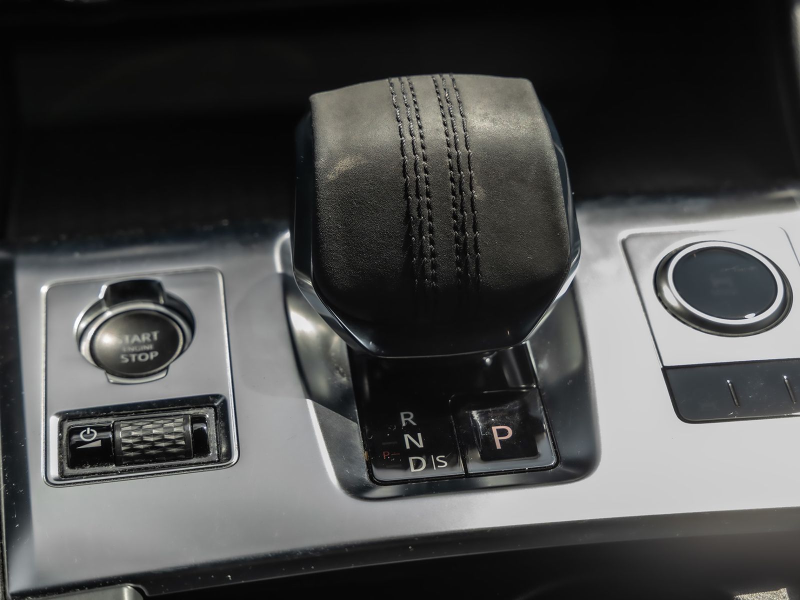 Jaguar F-Pace P400e AWD R-Dynamic AHK NAVI PDC 360°
