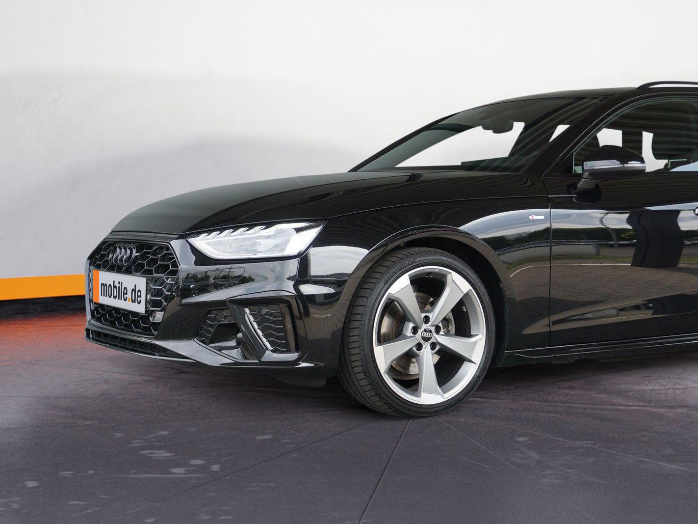 Audi A4 Avant 35 TDI S tronic S line - Samsaru's Car Outlet