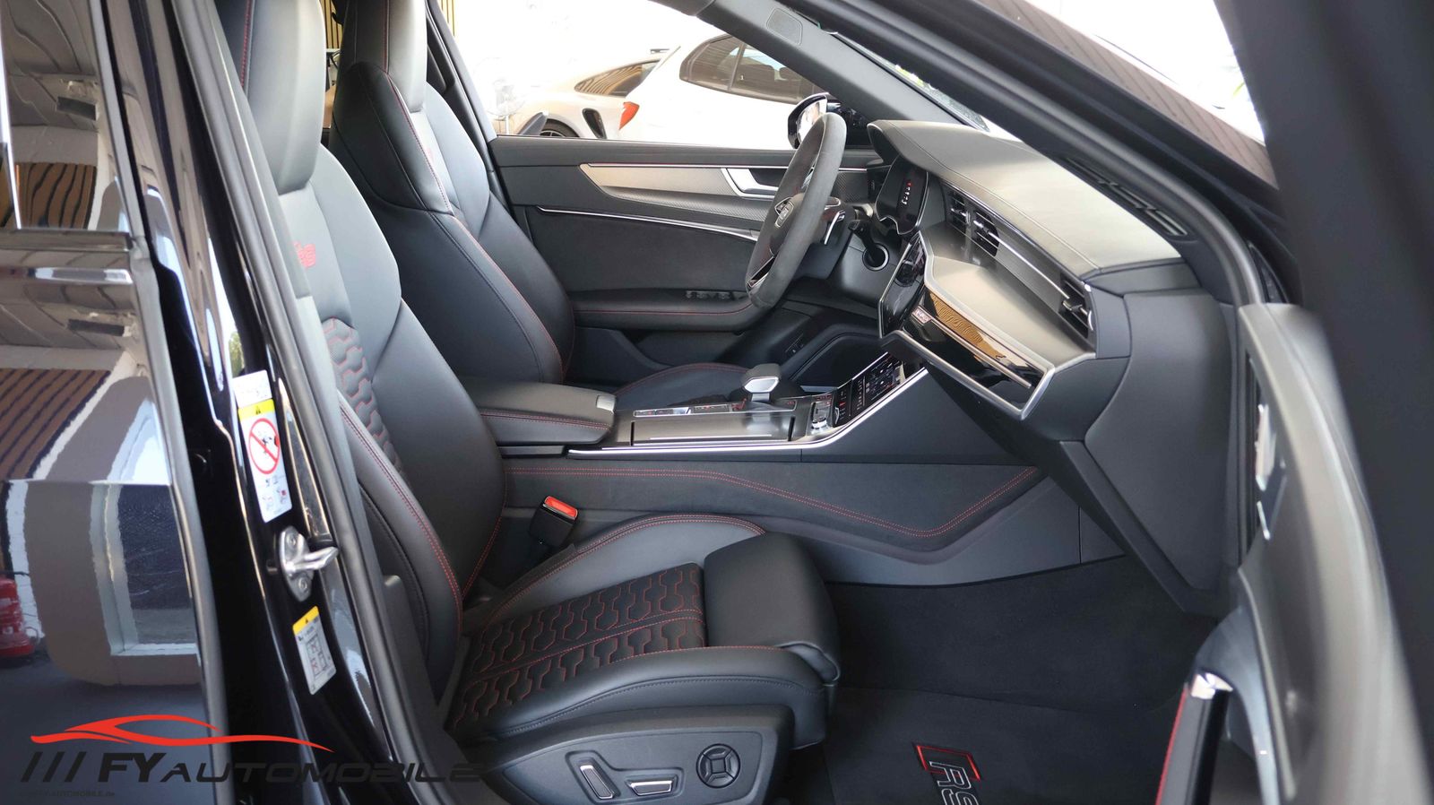 Audi RS6 4.0 TFSI quattro Keramic* Pano* AHK* Carbon
