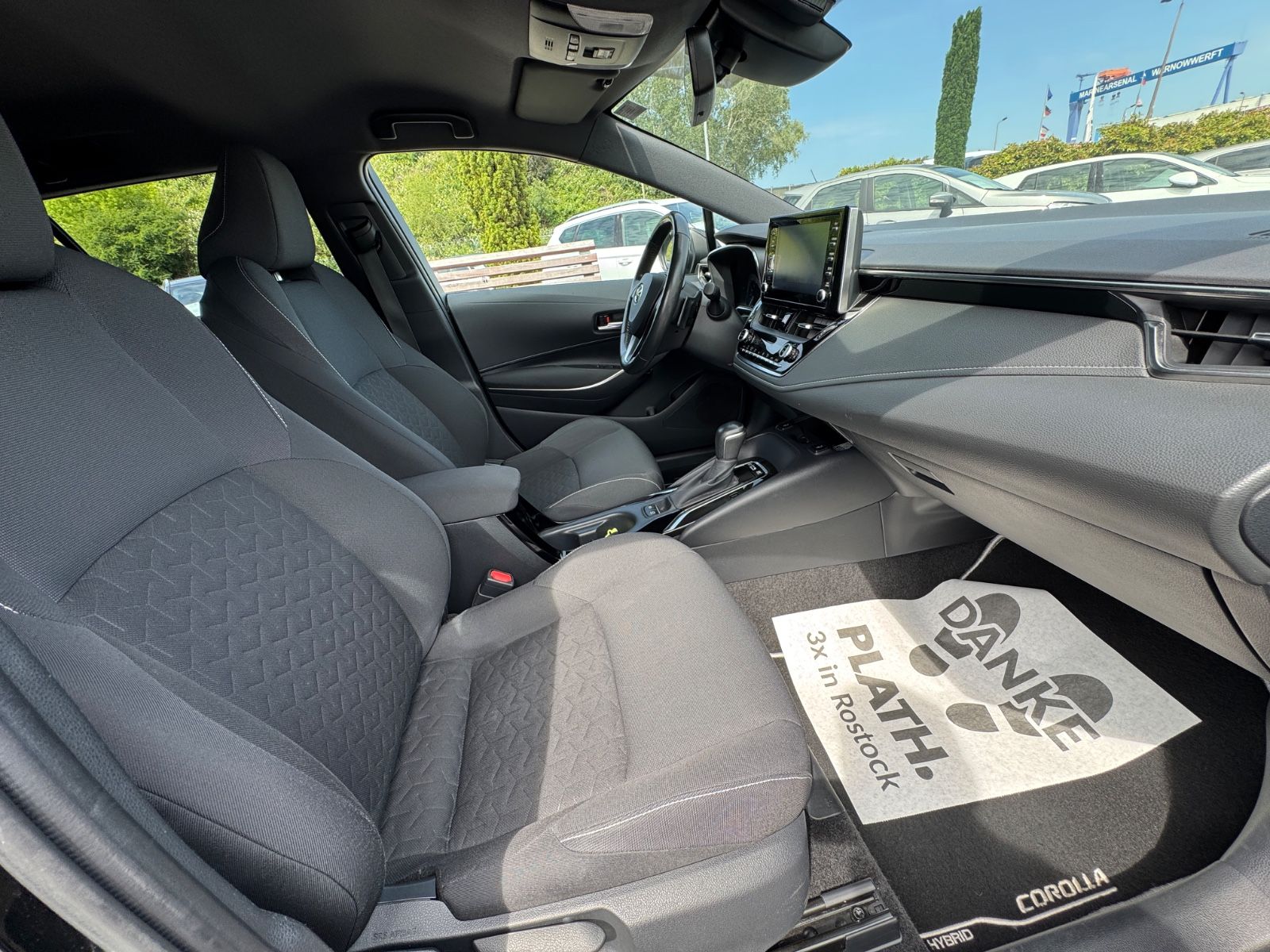 Toyota Corolla Touring Sports Hybrid Club - Samsaru's Car Outlet